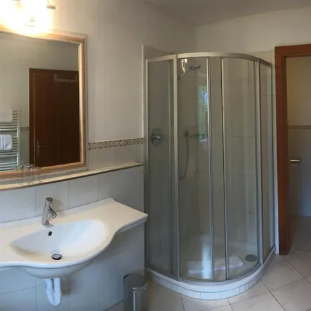 Aparthotel Tschivon 3*