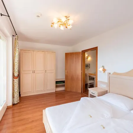 Aparthotel Tschivon Schenna