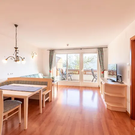 Tschivon Aparthotel 3*