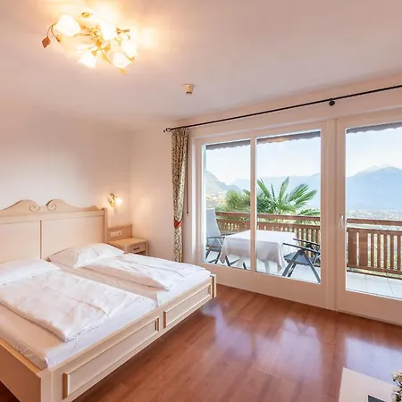 Tschivon Aparthotel Schenna