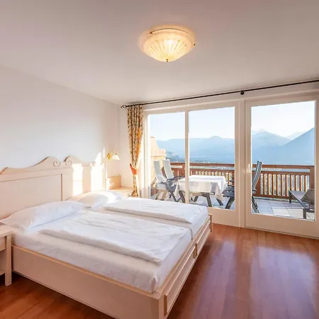 Tschivon Aparthotel 3*