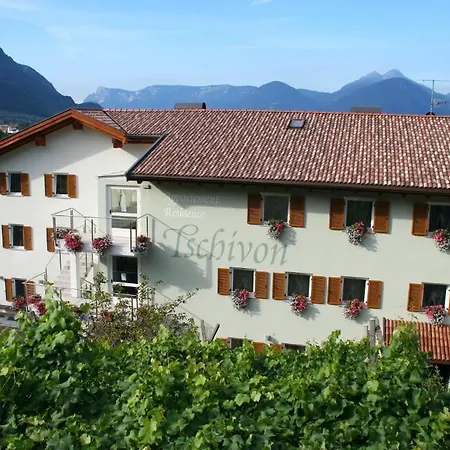 Tschivon Aparthotel Schenna