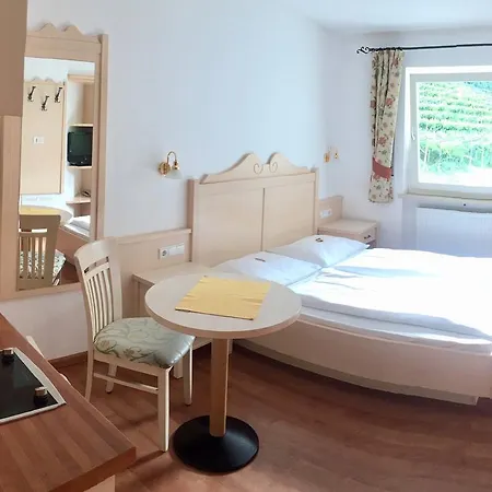 Tschivon Aparthotel 3*
